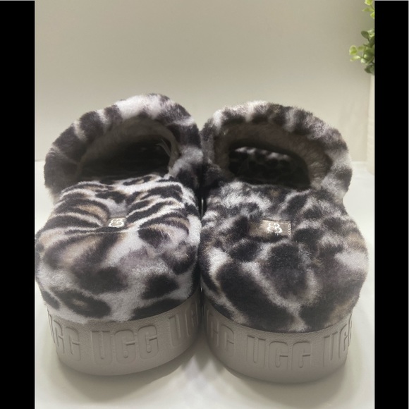 NEW UGG Women’s Fluffita Panther Print Slipper Slides Smokey Gray 6,7,8,9,10 - Picture 9 of 16